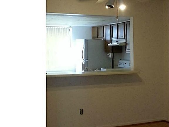 2nd image of 3857 Chimney Creek Dr