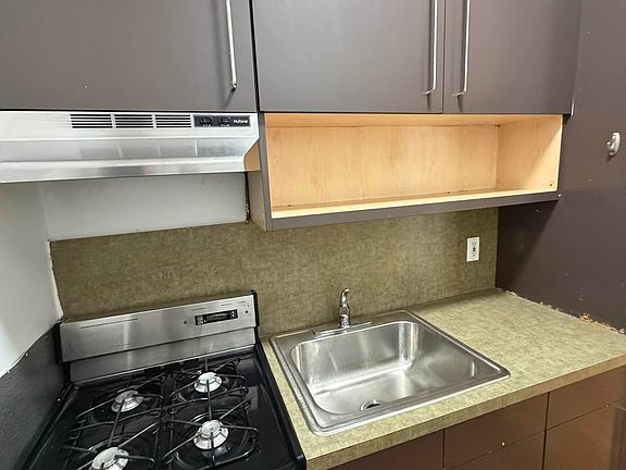 5th image of 473 Saint Marks Pl #1