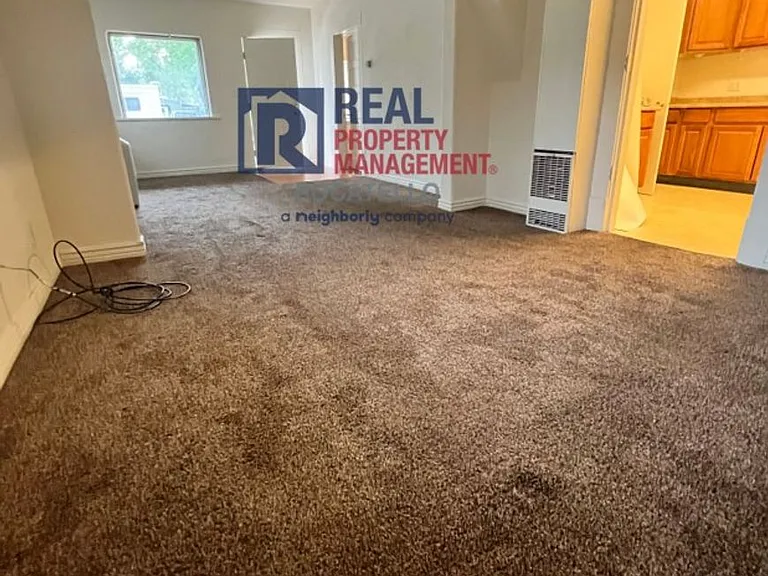 341 S Hayes Ave — Photo 10