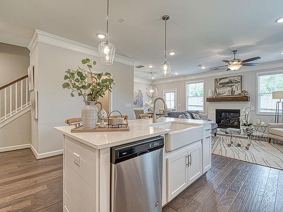 4th image of 354 Niles Ct #6