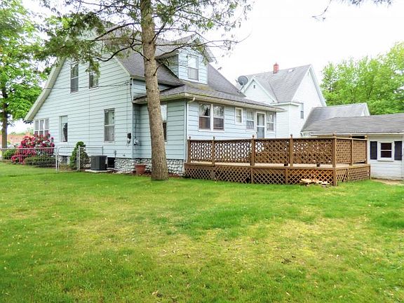 2nd image of 502 Spruce St