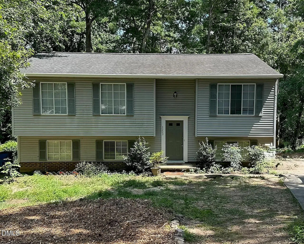 5 bed, 3.0 bath, 2100 sqft, $2,695 — Photo 1