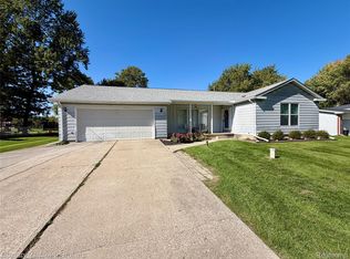 7048 Brittwood Ln, Flint, MI 48507