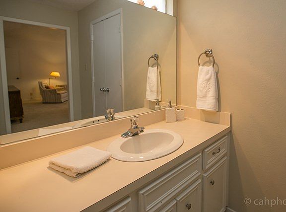 5th image of 2823 Northtown Pl
