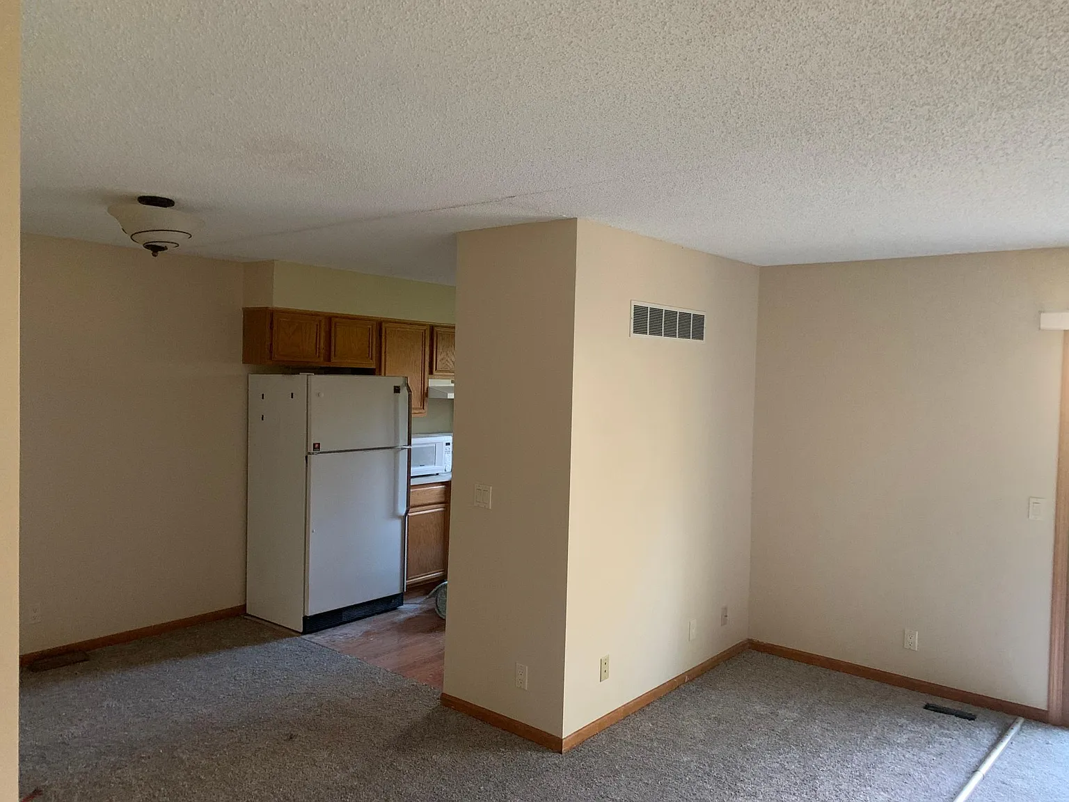 6231 S 28th St — Photo 3