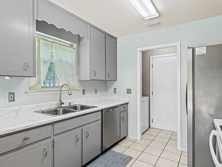 1835 Folkstone Rd — Photo 10