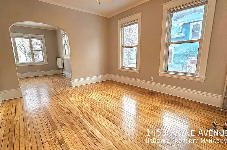 1453 Payne Ave — Photo 10