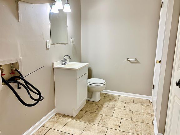 4th image of 1666 Foxhaven Dr