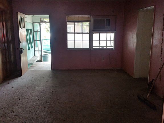 4th image of 3800 Oak Ave