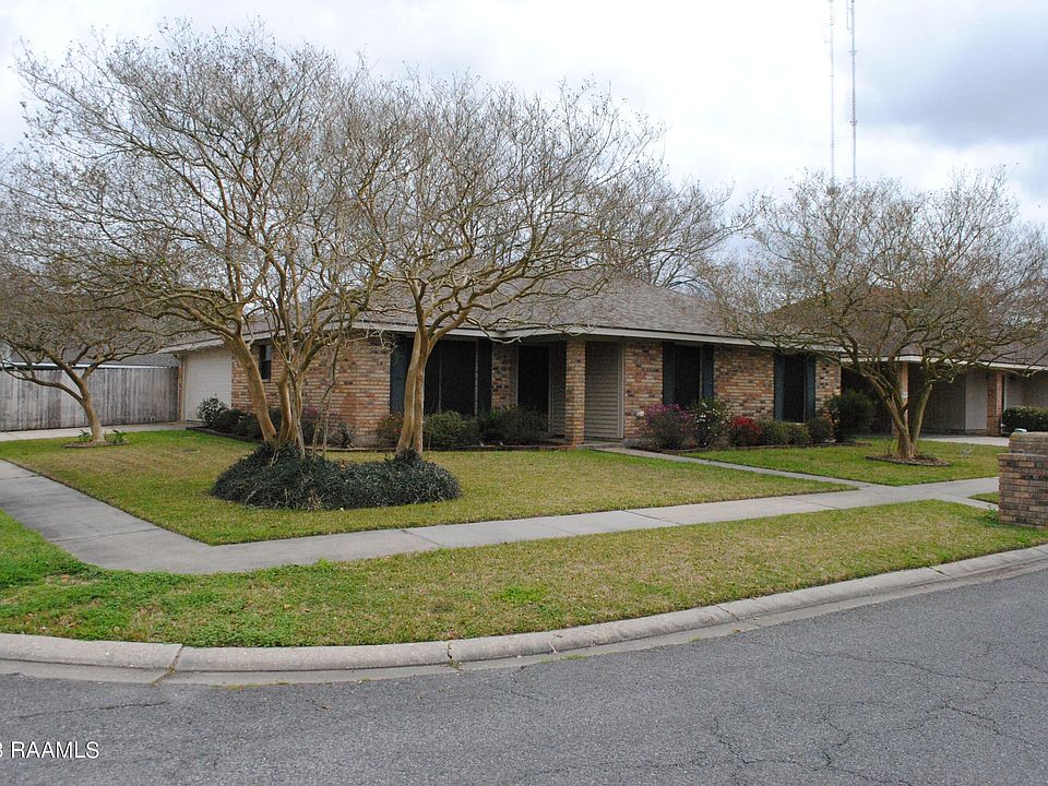1st image of 401 Steeple Chase Dr