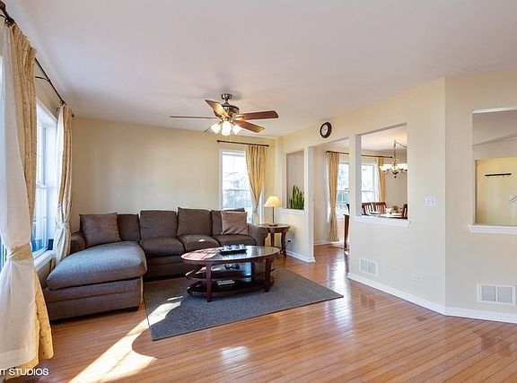 2nd image of 1021 N Earls Ct Unit 1021