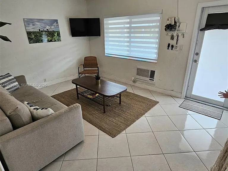 7400 Harding Ave #22 — Photo 1