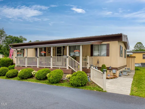 1039 Rosewood Dr, Altoona, PA 16601