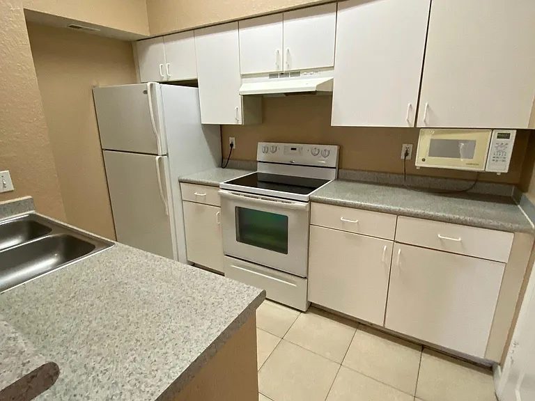 5028 Park Central Dr #2131 — Photo 7