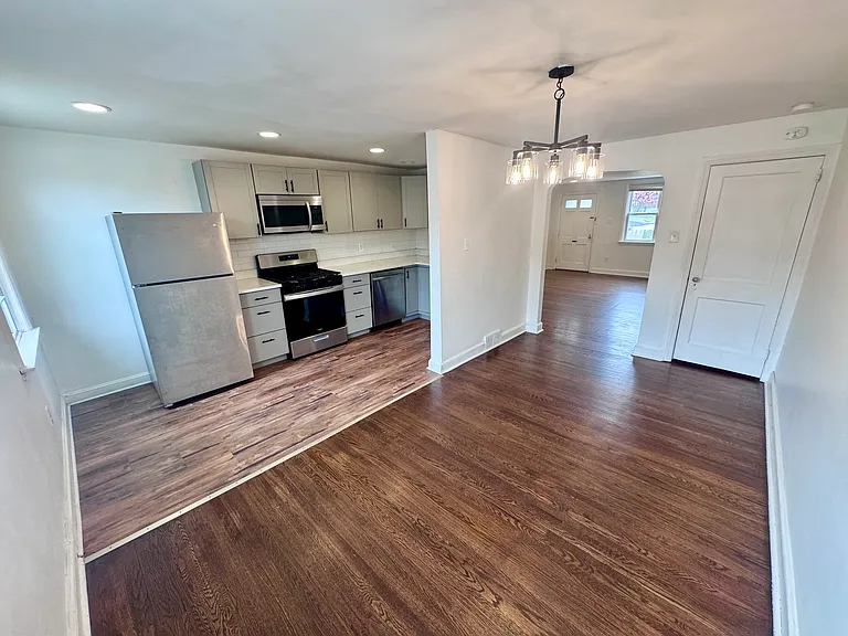 938 Brenton Rd — Photo 5