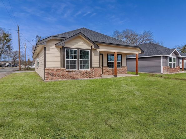 2107 Chisom St, Caddo Mills, TX 75135