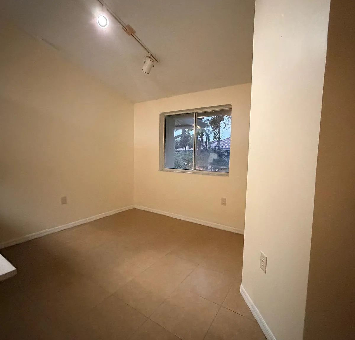 2 bed, 2.0 bath, 1120 sqft, $2,100 — Photo 4