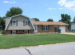 223 E Shiloh Dr, Red Bud, IL 62278