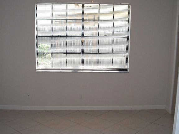 5th image of 1794 Banyan Creek Cir N