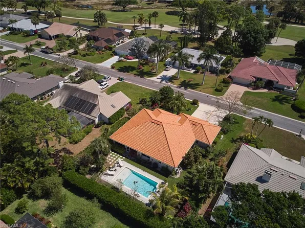 186 Muirfield CIR, NAPLES, FL 34113