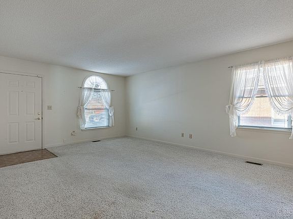 5th image of 318 Terrace Ct