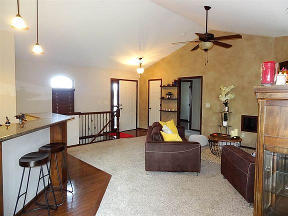 3rd image of 12611 E Woodspring St