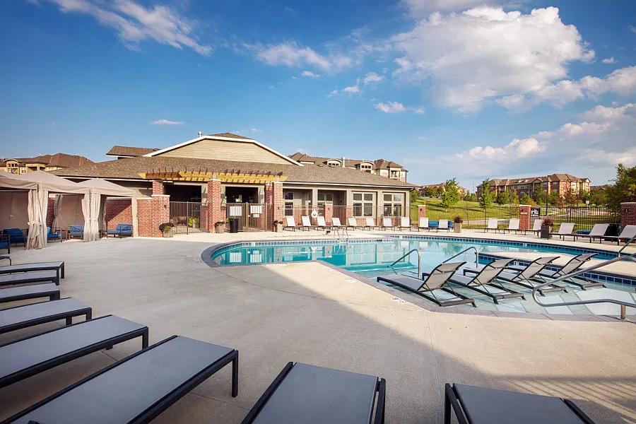 Broadmoor Hills — Photo 3