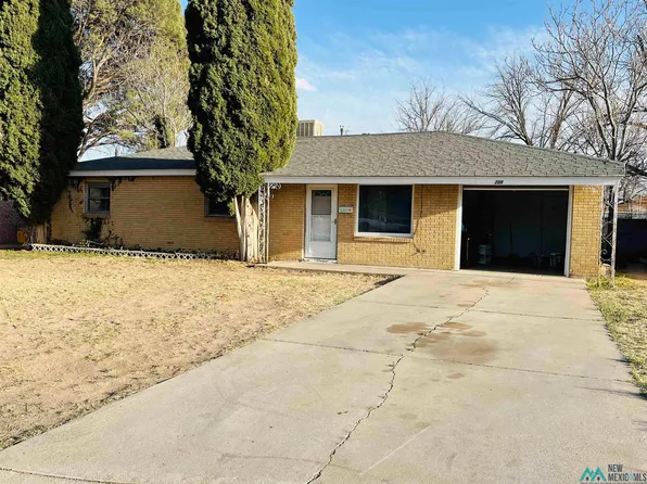 209 E Berry Dr, Hobbs, NM 88240
