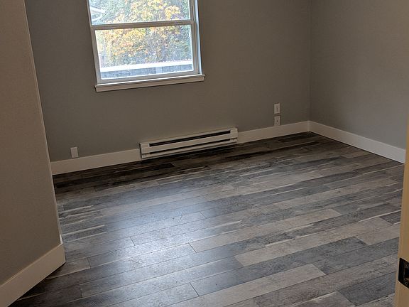 4th image of 1290 NE Franklin Ave