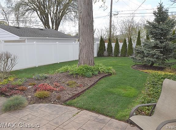 3rd image of 1612 Woodlawn Ave