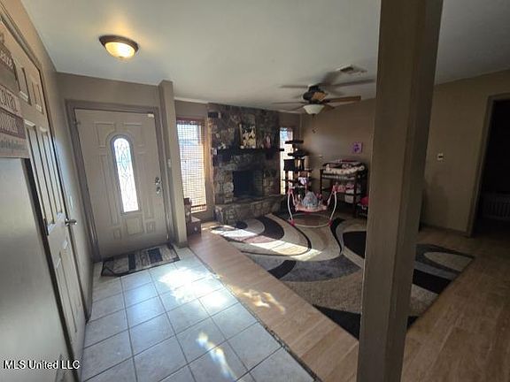 4th image of 473 Sunny Ct