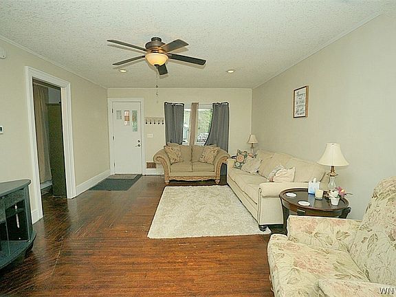 3rd image of 22 Harvey Ave