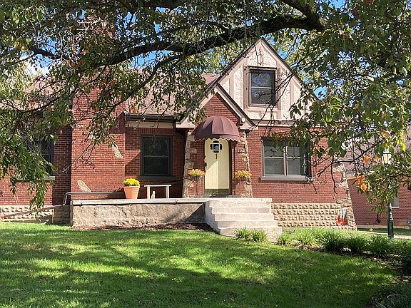 2nd image of 62 Arcadia Ave