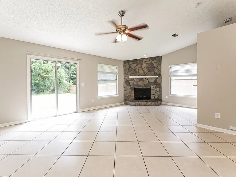 1552 Shearwater Dr — Photo 4