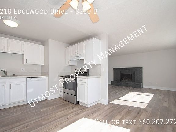 3rd image of 3218 Edgewood Dr #3220-B