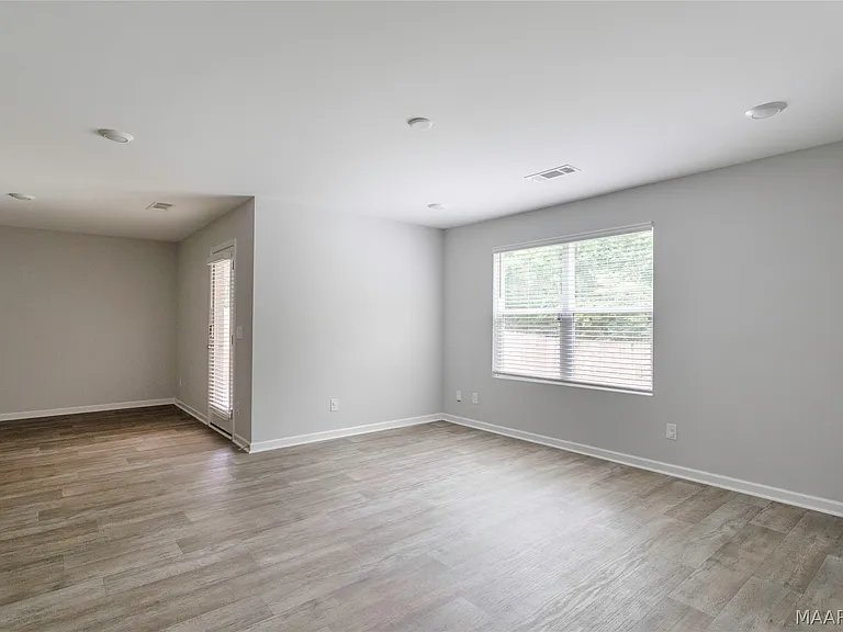 7621 Shaddix St — Photo 24