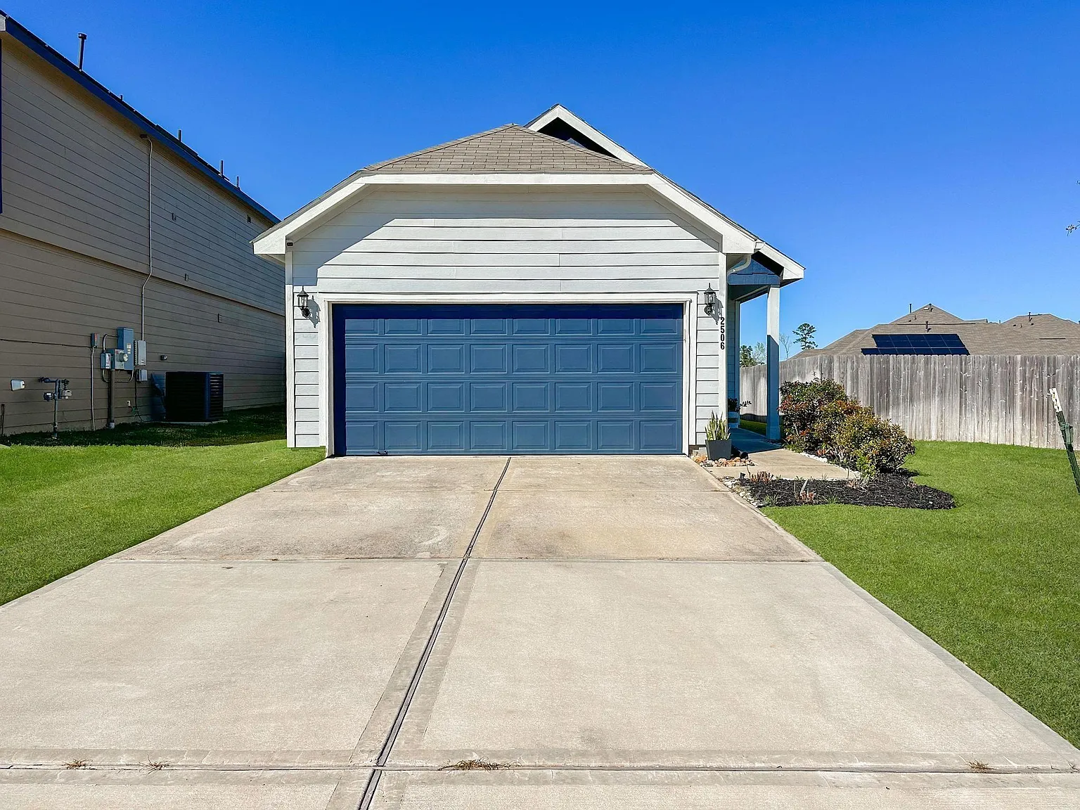 3 bed, 1261 sqft, $1,850 — Photo 1