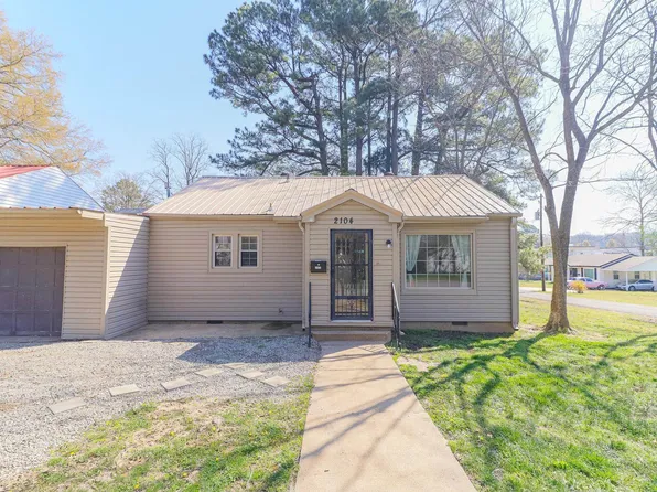 2104 Hampton Dr, Jonesboro, AR 72401