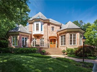 207 W Greenway Dr N, Greensboro, NC 27403