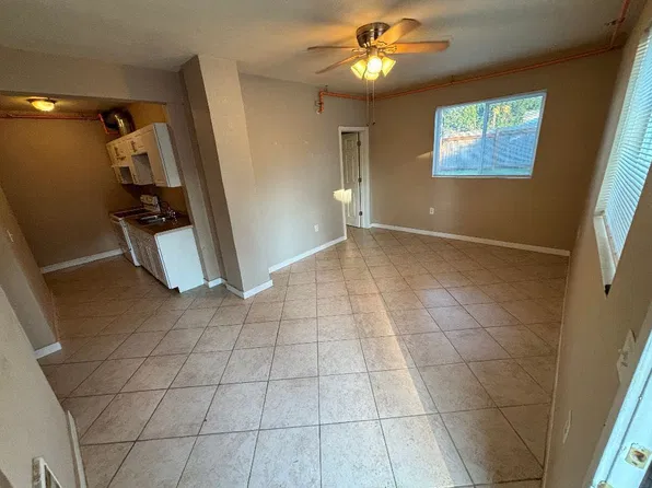 729 D St #2, Coos Bay, OR 97420