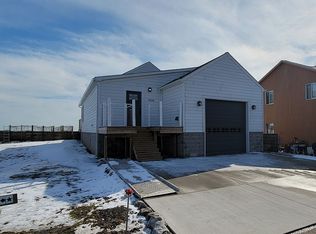 7496 Lakeshore Dr, Newport, MI 48166