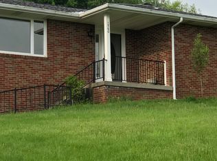 1760 Ridgewood Dr, Washington, PA 15301