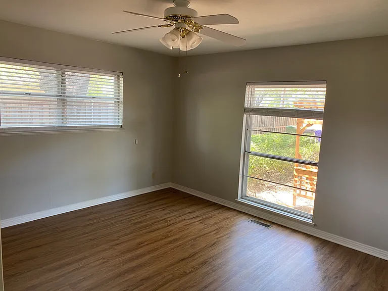 3825 Hubby Ave — Photo 26