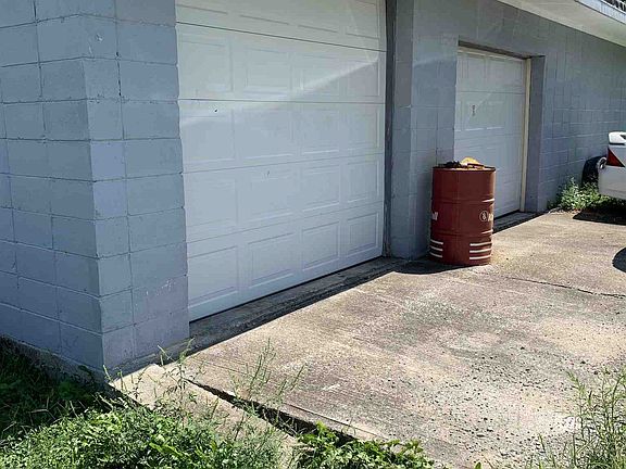 2nd image of 420 N 10th St