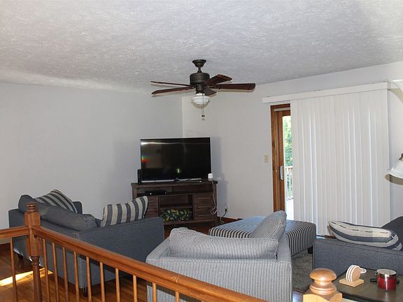 4th image of 52545 Walsingham Ln