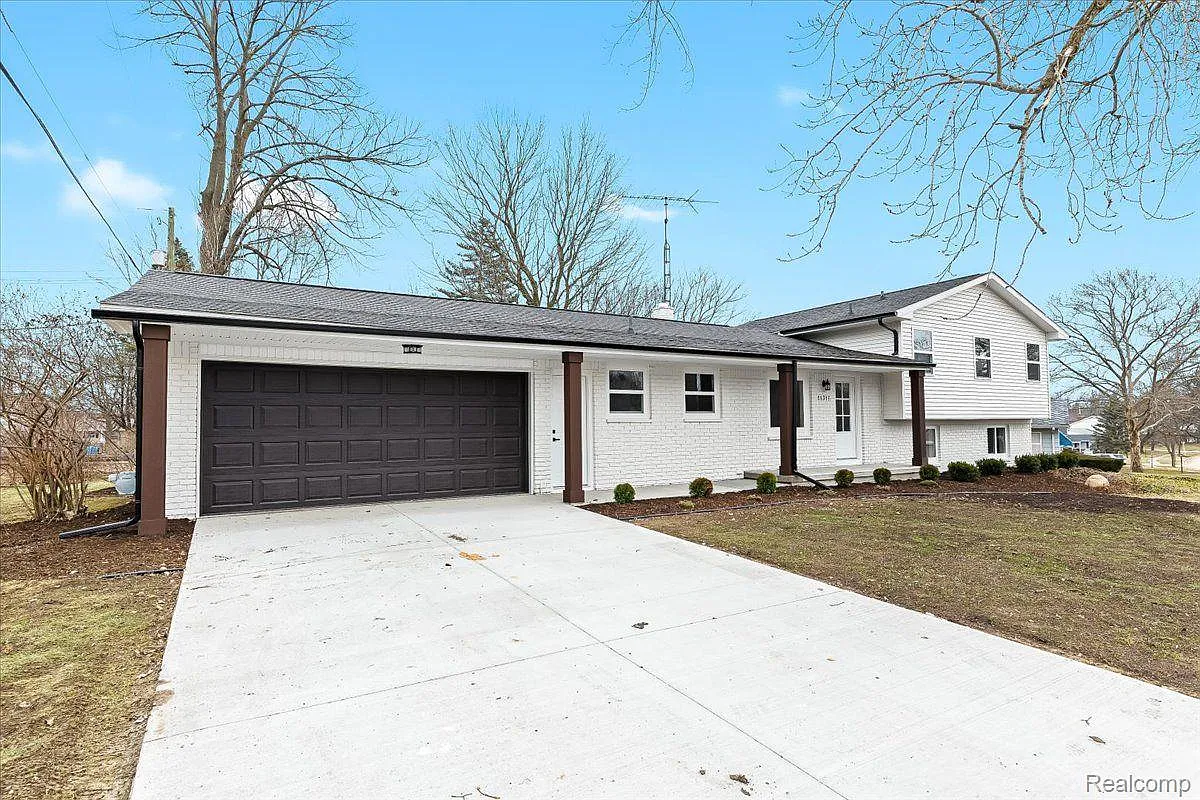 11317 Woodbridge Dr photo 1