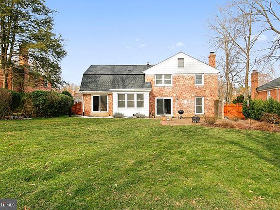 2nd image of 11809 Magruder Ln