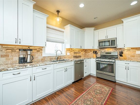 2nd image of 1700 Rolling Meadows Dr