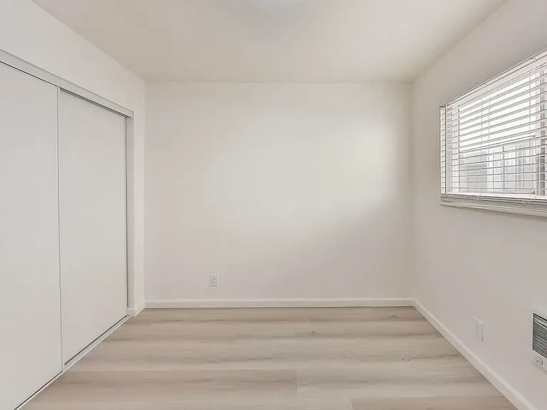 430 Vernon St #10 — Photo 9