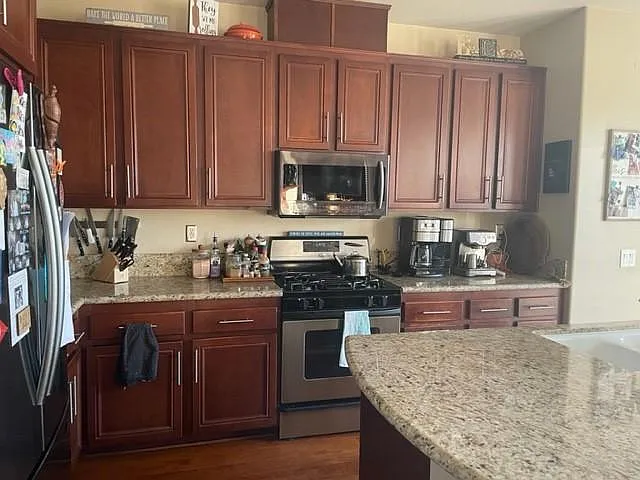 7778 Highwood Ave — Photo 4